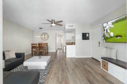 Chic 2BR Condo in Gated Comm | Pool | Central PHX