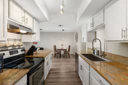 Chic 2BR Condo in Gated Comm | Pool | Central PHX
