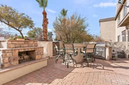 Cozy 3BR Townhome with Pool Access Near Biltmore