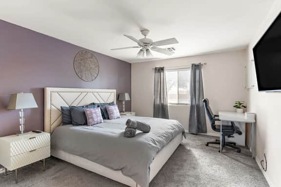 Cozy 3BR Townhome with Pool Access Near Biltmore