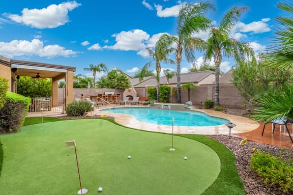 Desert Getaway | Private Pool & Putting Green